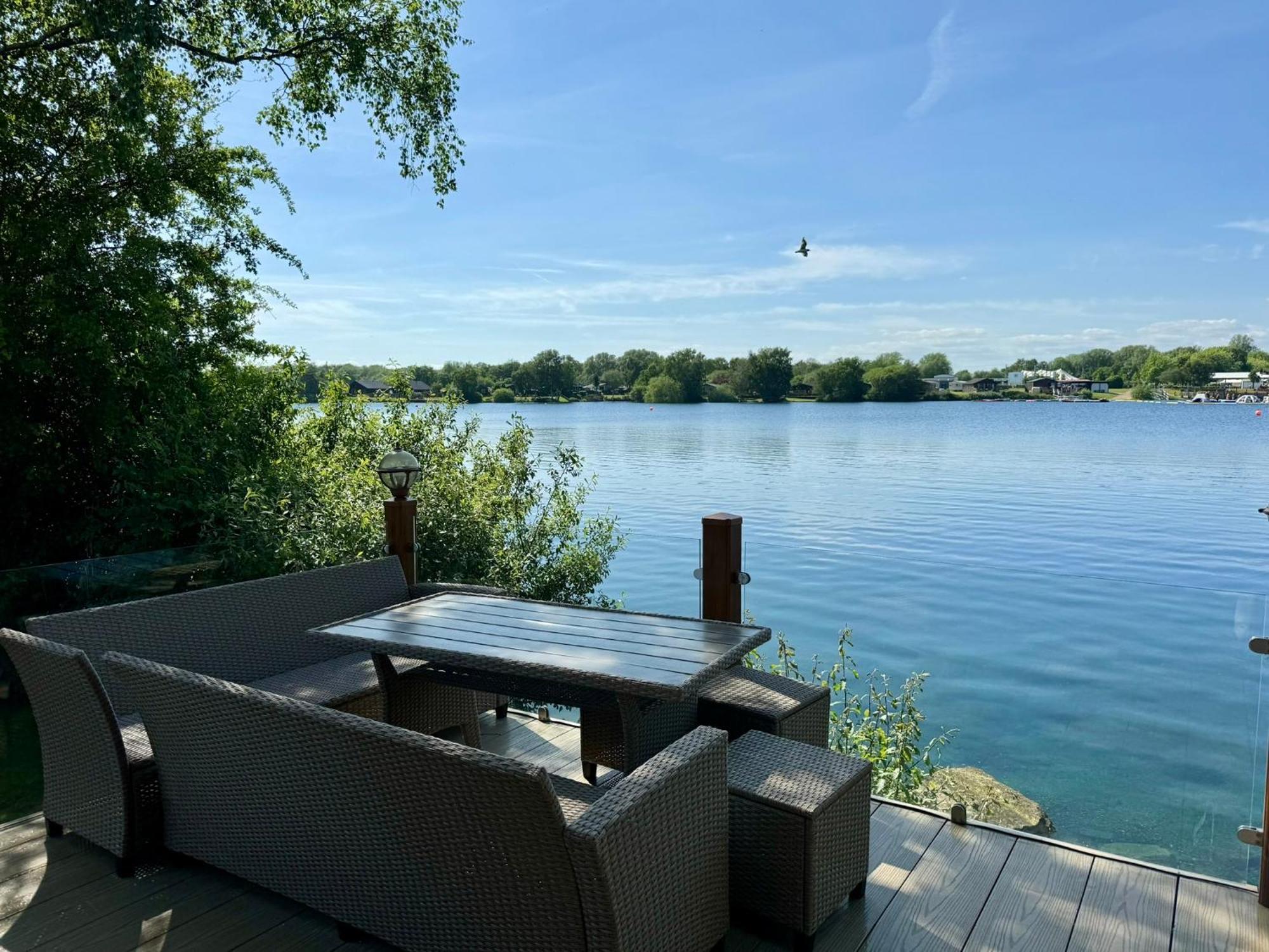 Fable Lakes - Luxury Lakeside With Hot Tub Дом отдыха Таттершолл